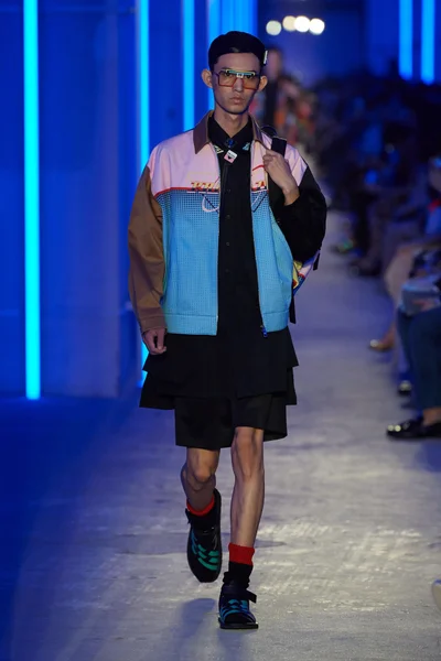 Look 17
